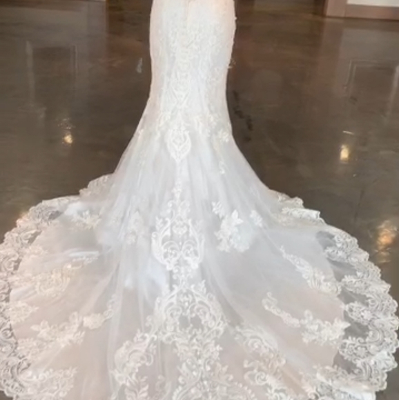 Wedding Dress - Picture 2 of 7